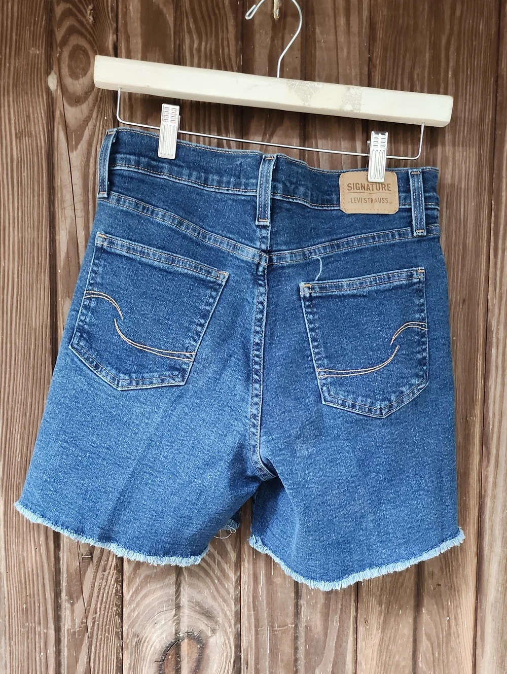 Signature By Levi's Ladies HIGH rise SHORTS